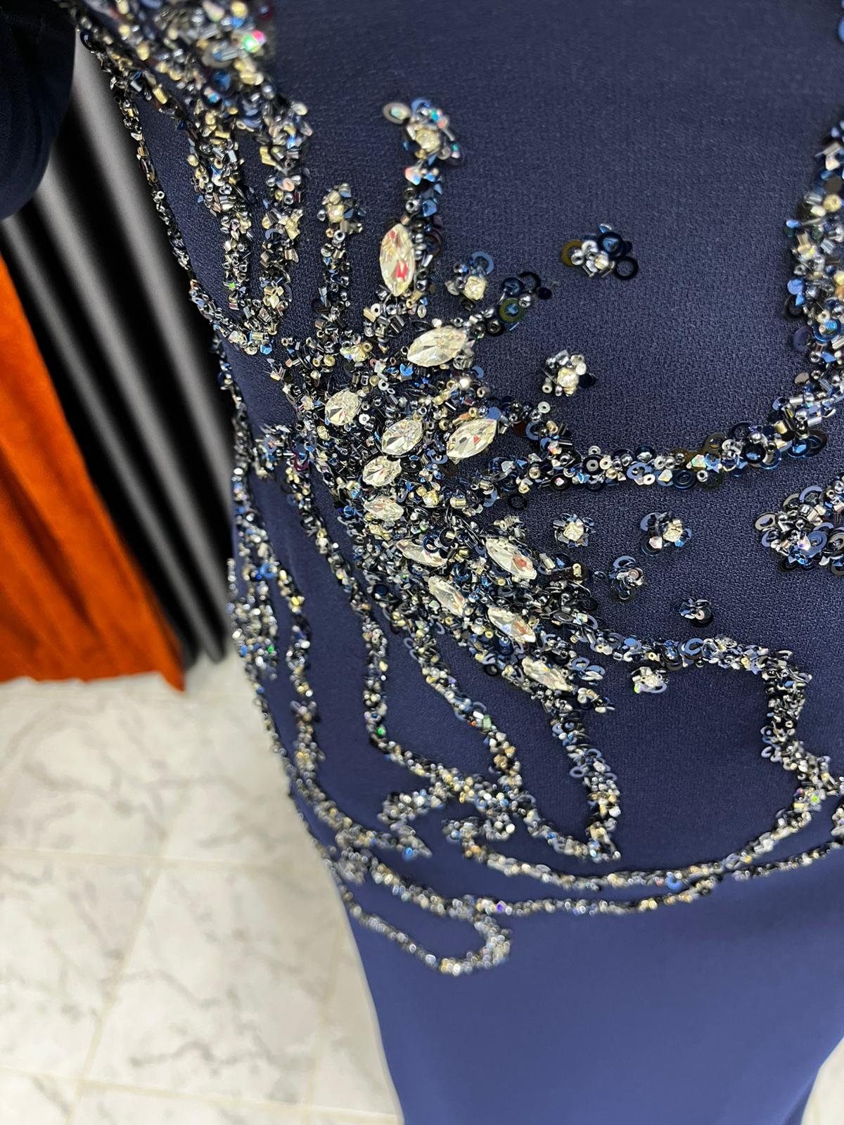 Önü Çiçek desenli balık abiye Önü Çiçek desenli balık abiye