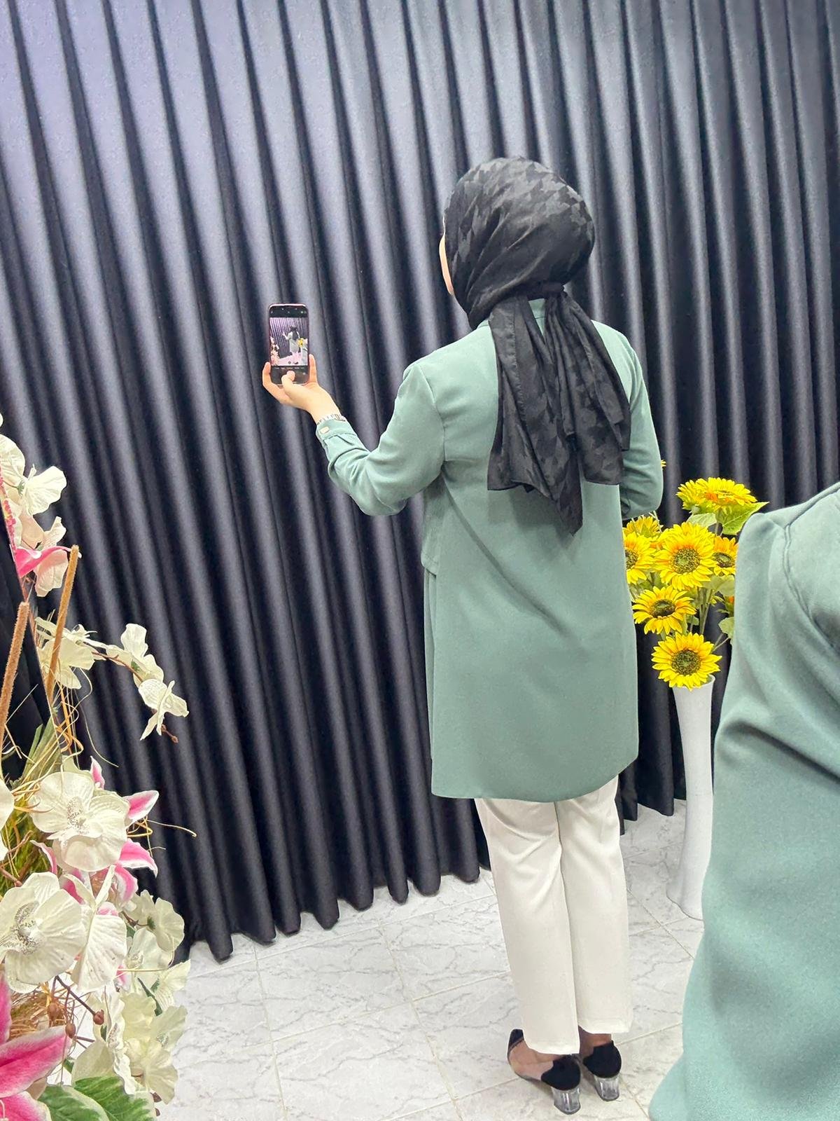 Önü büzdürmeli toka detaylı tunik (kopya) Önü büzdürmeli toka detaylı tunik (kopya)