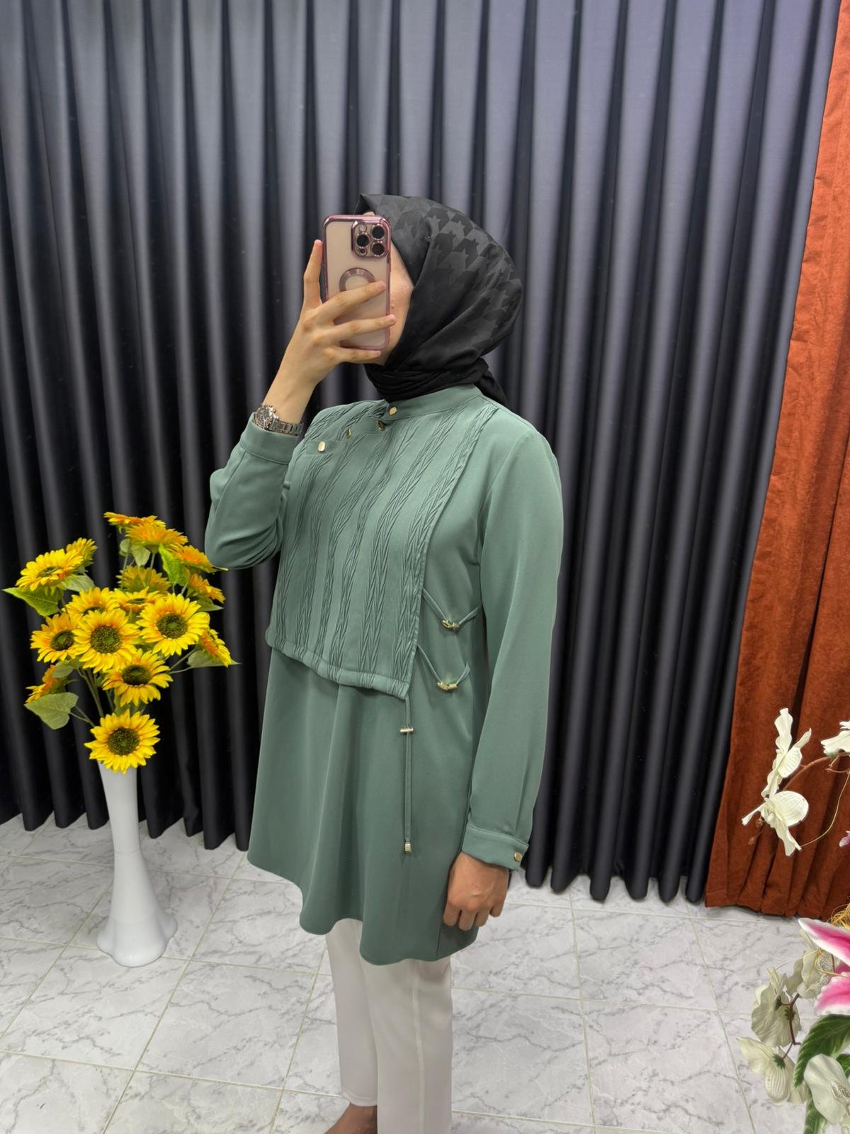 Önü büzdürmeli toka detaylı tunik (kopya) Önü büzdürmeli toka detaylı tunik (kopya)