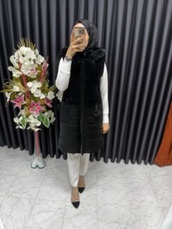 Ponpon detaylı kışlık yelek