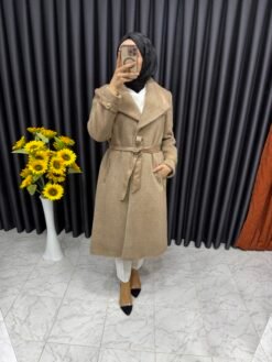 Düğmeli Deri Detaylı Angora Kaban Bej