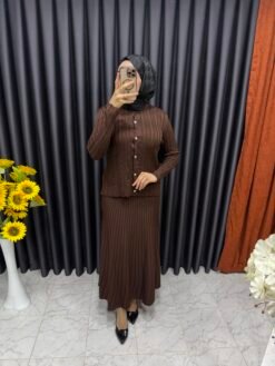 Triko Düğmeli Etekli Takım Kahverengi