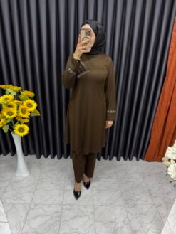 Önü Taş İşlemeli Triko Takım Kahverengi