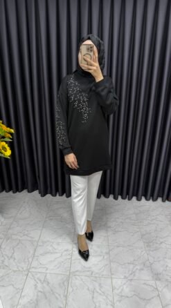 Kolu ve Önü Dallı Boncuk İşlemeli Tunik Siyah