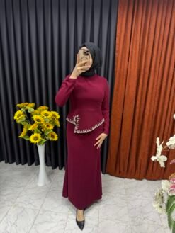 Önü Taş İşlemeli Balık Elbise Kırmızı