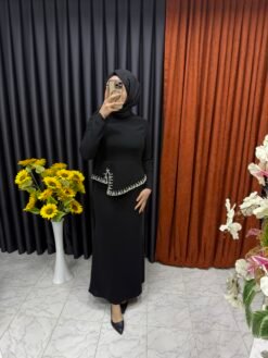 Önü Taş İşlemeli Balık Elbise Siyah