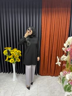 Önü Dairesel Boncuk İşlemeli Tunik Siyah