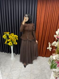 Puantiyeli Fırfır Detaylı Etekli Takım Kahverengi